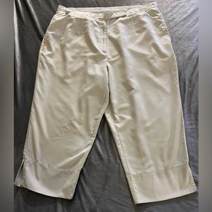 Liz golf by Liz Claiborne Women's "Anissa" Golf Capri Pants Tan Size 16